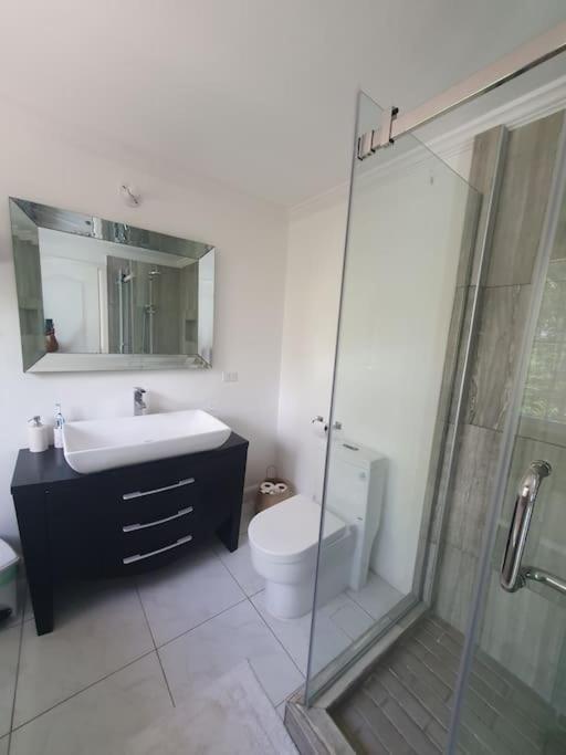 Вилла Townhouse By The Bay, Little Bay Country Club ,Negril Ориндж-Бей Экстерьер фото