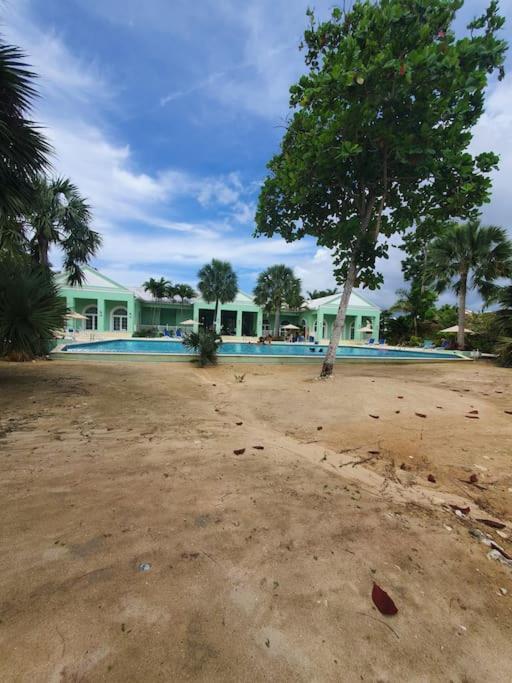 Вилла Townhouse By The Bay, Little Bay Country Club ,Negril Ориндж-Бей Экстерьер фото