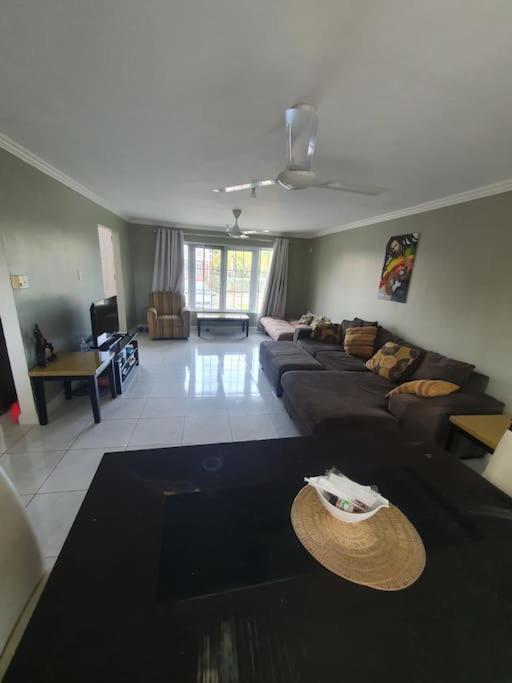 Вилла Townhouse By The Bay, Little Bay Country Club ,Negril Ориндж-Бей Экстерьер фото
