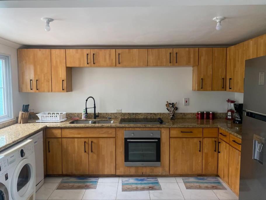 Вилла Townhouse By The Bay, Little Bay Country Club ,Negril Ориндж-Бей Экстерьер фото