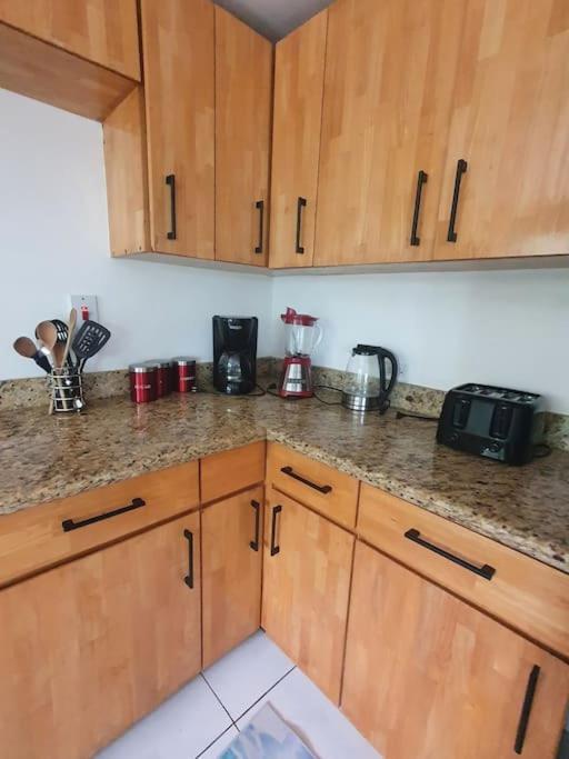 Вилла Townhouse By The Bay, Little Bay Country Club ,Negril Ориндж-Бей Экстерьер фото