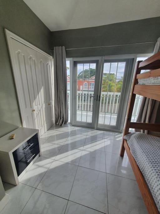 Вилла Townhouse By The Bay, Little Bay Country Club ,Negril Ориндж-Бей Экстерьер фото