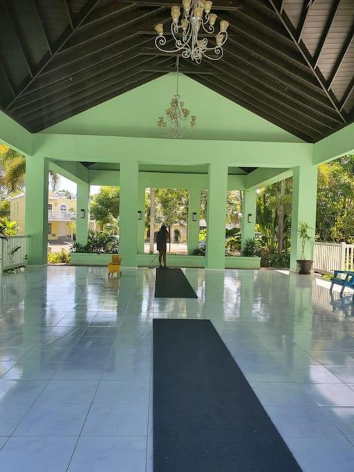 Вилла Townhouse By The Bay, Little Bay Country Club ,Negril Ориндж-Бей Экстерьер фото